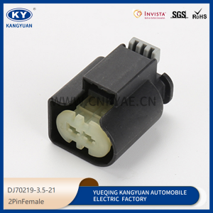 2PIN Female DJ70219-3.5-21